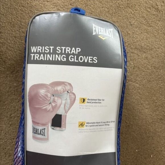 Everlast 12 Ounce Wrist Strap Training Gloves *Open Package* - Picture 4 of 8